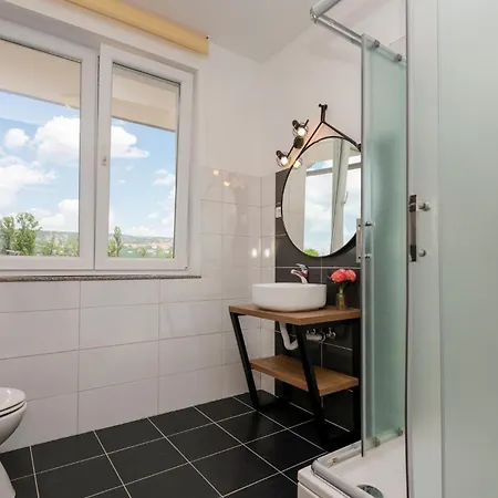 Gorgeous In With Jacuzzi Holiday home Kamenmost