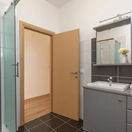 Gorgeous In With Jacuzzi Holiday home Kamenmost