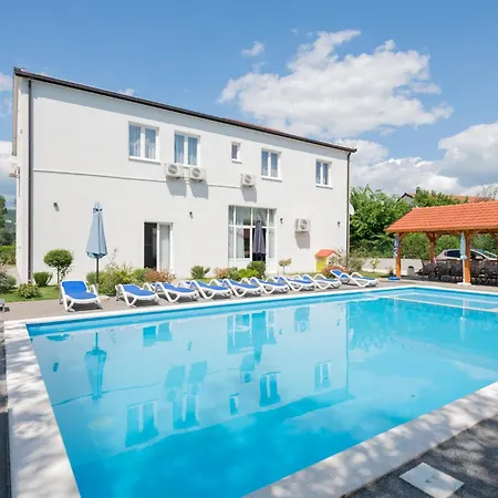 Gorgeous In With Jacuzzi Kamenmost
